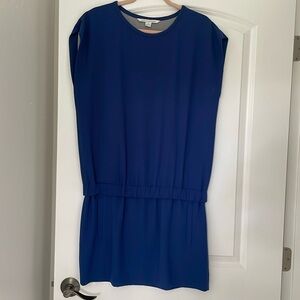 Diane Von furstenberg  Royal blue short sleeve shift dress with pocket size 10